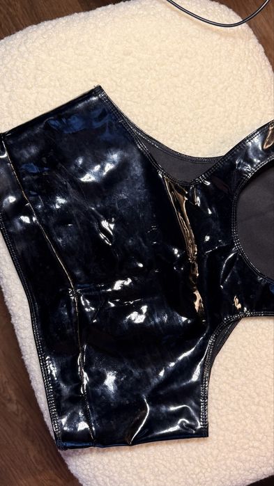 Лаковий топ Znak.Est