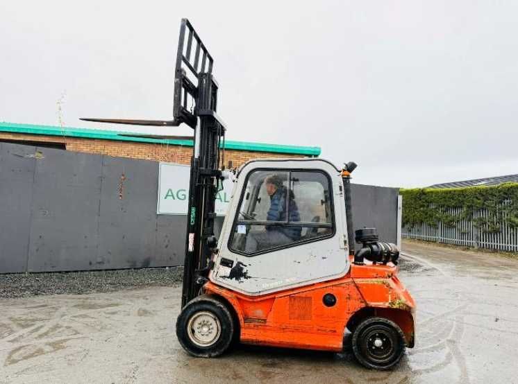 Вилочний погрузчик навантажувач CESAR DRAGO 3 тони, 4,5 м