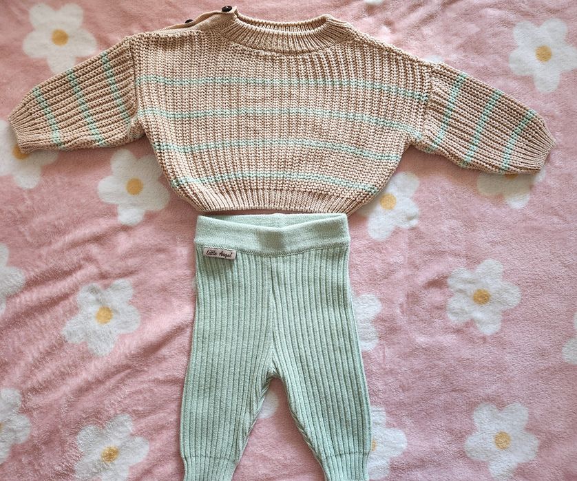 В'язаний костюм на дівчинку Little angel 62-68 розмір