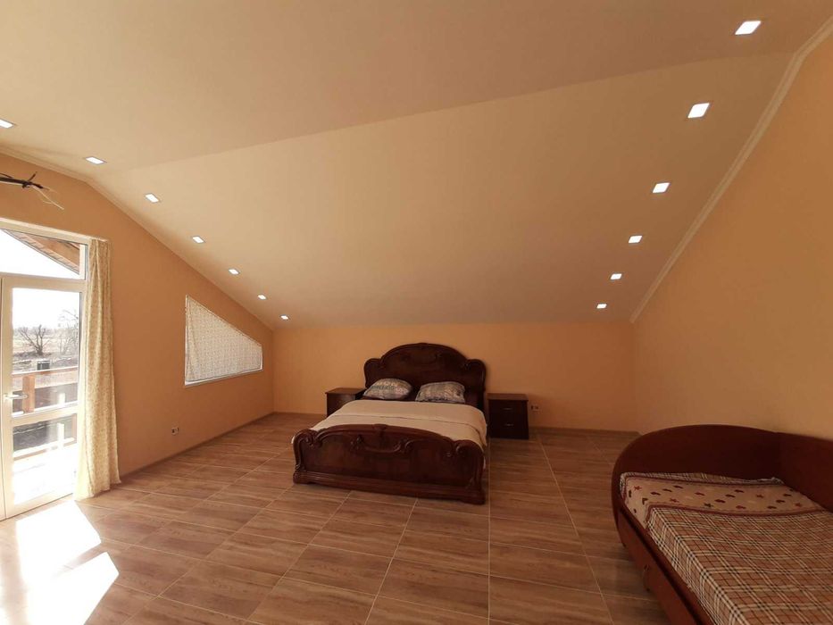 Хотянівка. Будинок 360 кв. Оренда на 1-3 місяці. Генератор. Без %.