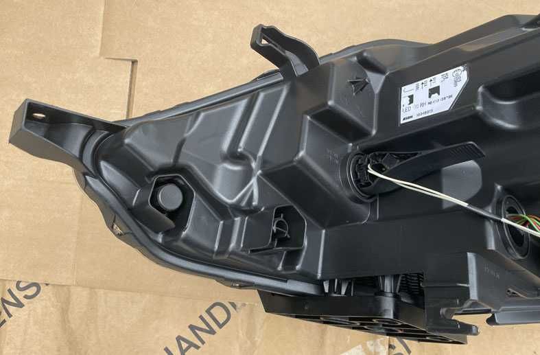 otica frontal DT nissan qashqai II J11 . fase 1 . LED