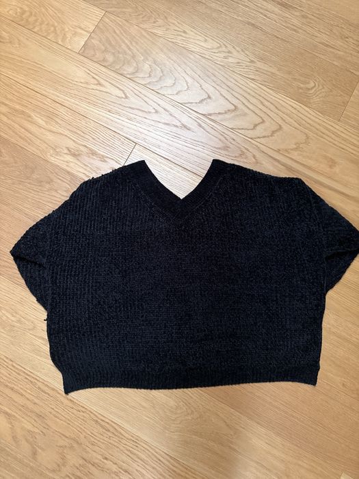 Sweter czarny Cocomore z dekoltem w serek