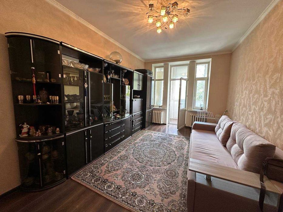 Продаж 4 кімнатної квартири вул. Велика Васильківська Метро Площа Українських Героїв