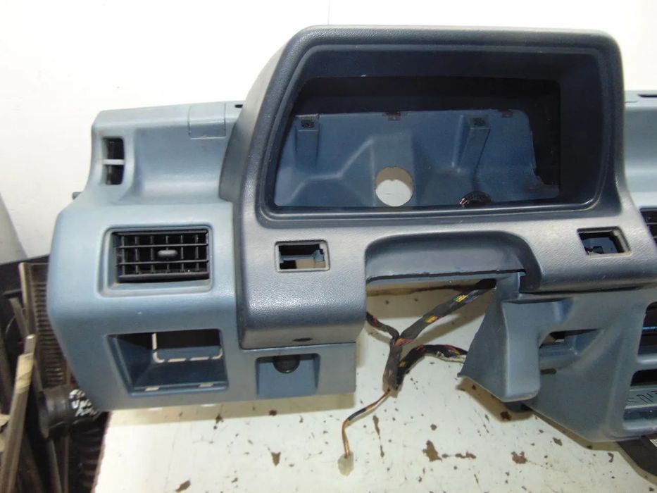 Nissan Micra K10 tablier usado em bom estado