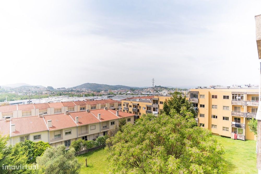 T3 com varanda e garagem em Braga