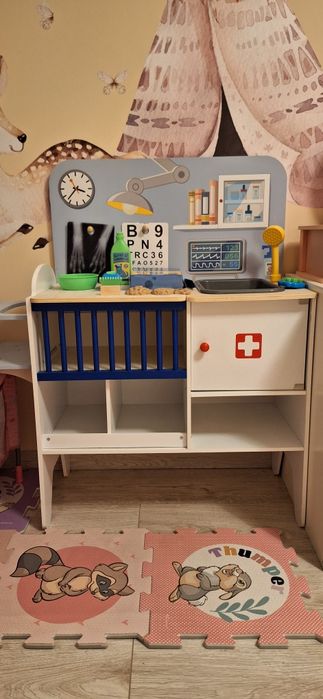 Klinika dla dzieci i weterynarz 2w1 Playtive, z prawdziwego drewna