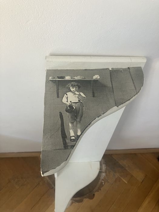Dekoracyjna półka wisząca pobielana rustykalna dl.60 cm