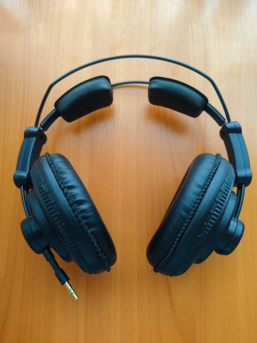 Професійні студійні навушники Superlux HD668B Black, стан нових.