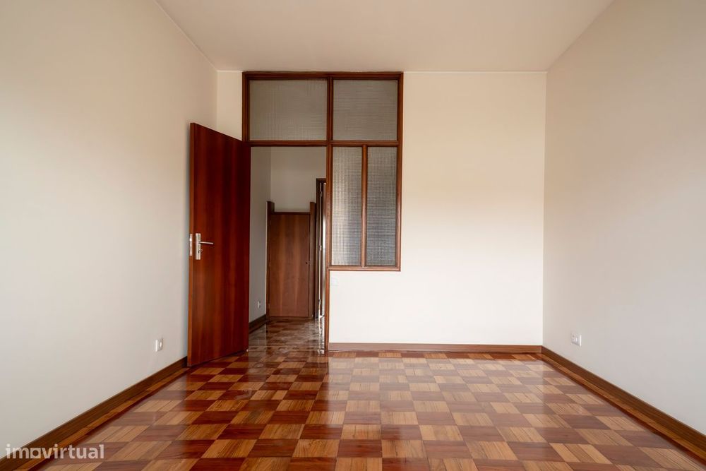 APARTAMENTO T2 TOTALMENTE RENOVADO – Primeira Utilização - Pedrouços