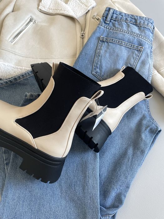 Нові Ботінки кросівки