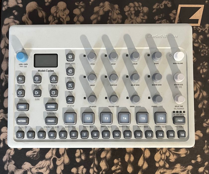 Elektron model Cycles groovebox automat perkusyjny