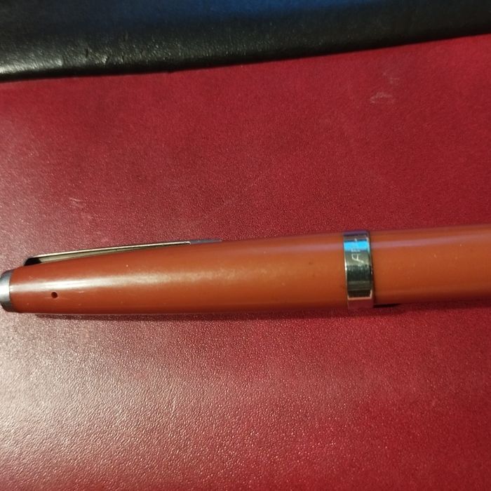 Чернильная ручка в отличном состоянии