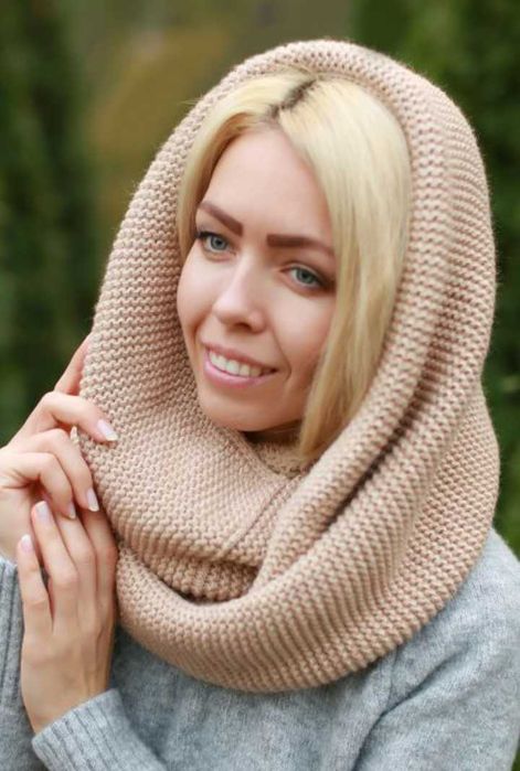 Комплект шапка і хомут бежевий