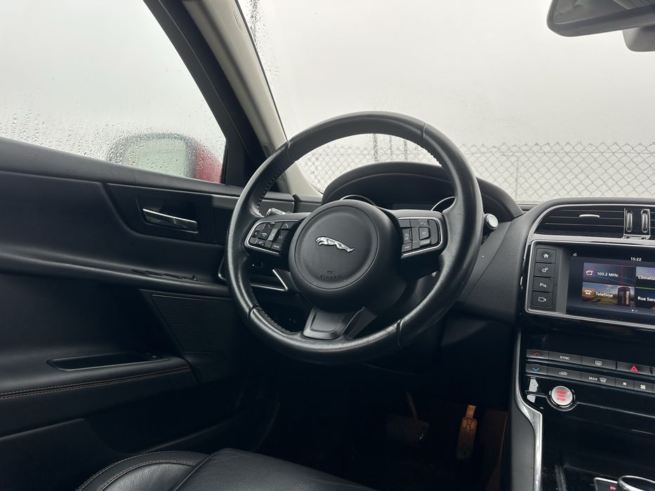 Jaguar XE 2.0D Prestige Caixa Automatica Aceito Retoma