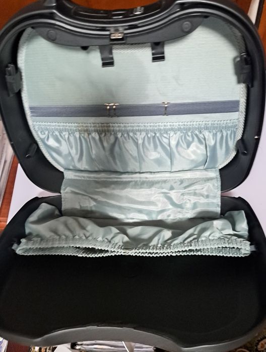 Mala de Viagem Rígida / Vanity Case Samsonite Preta (Com Código)