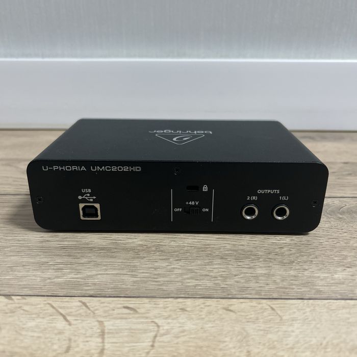 Behringer UMC202HD