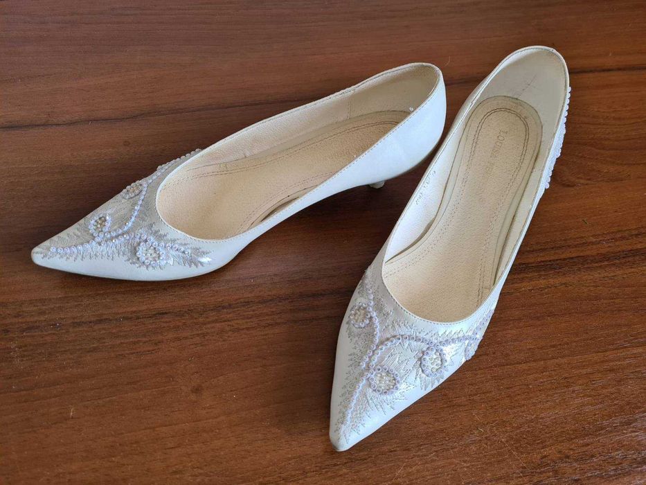 Туфлі весільні на низьких підборах