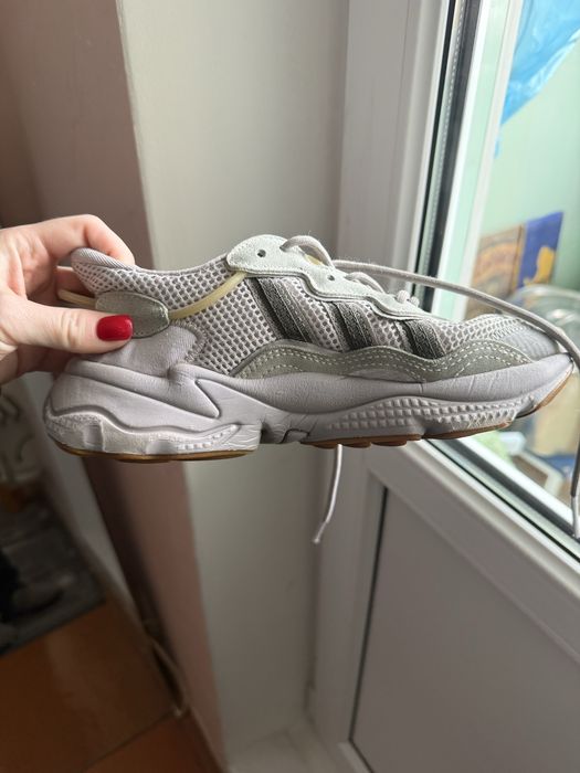 Кросівки Adidas, були у використанні, присутні дефекти