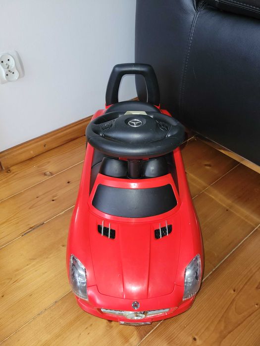 Jeździk Mercedes-czerwony