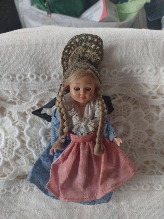 Вінтажна колекційна лялька