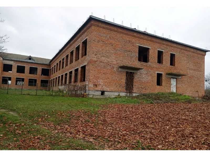 Будівля громадського призначення, 3917,6 кв. м, вул. Соборна, 94А