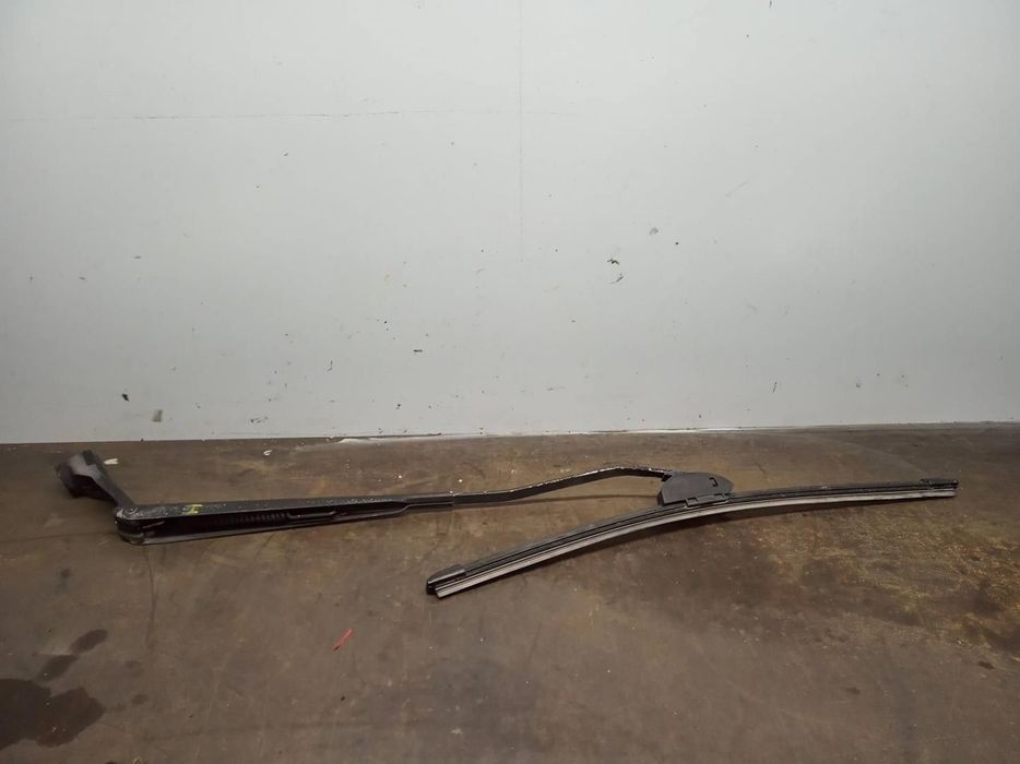 BRAÇO LIMPA-VIDROS FRONTAL DIREITO HYUNDAI GETZ 2004 -