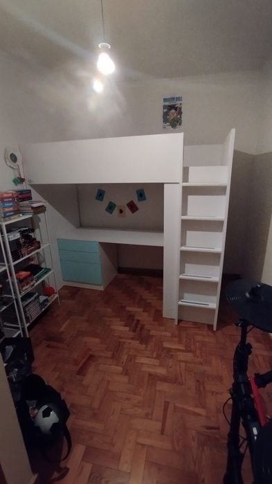 Cama Alta / Beliche com Secretária e Gavetas – Tipo IKEA SMÅSTAD