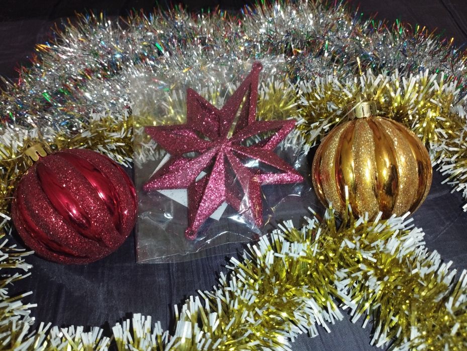 Новогодние шары (2 шт) + звезда + дождик 2 шт. Цена за набор