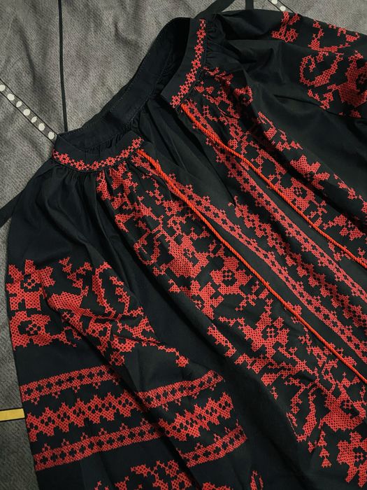 Блуза в стилі вишиванки