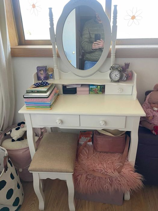 Penteadeira infantil com espelho
