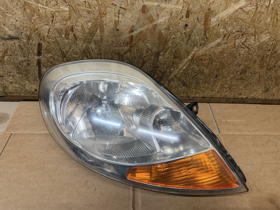 Передня права фара Renault Trafic 2 Рено Трафік 2 фейсліфт 2007-2014