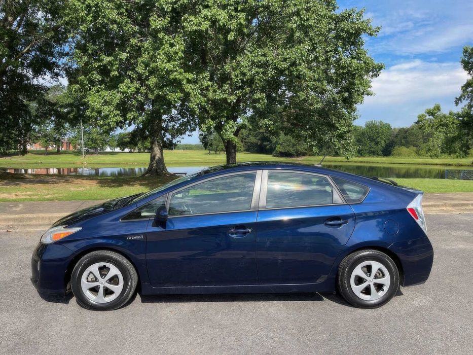 Toyota Prius Four      2014