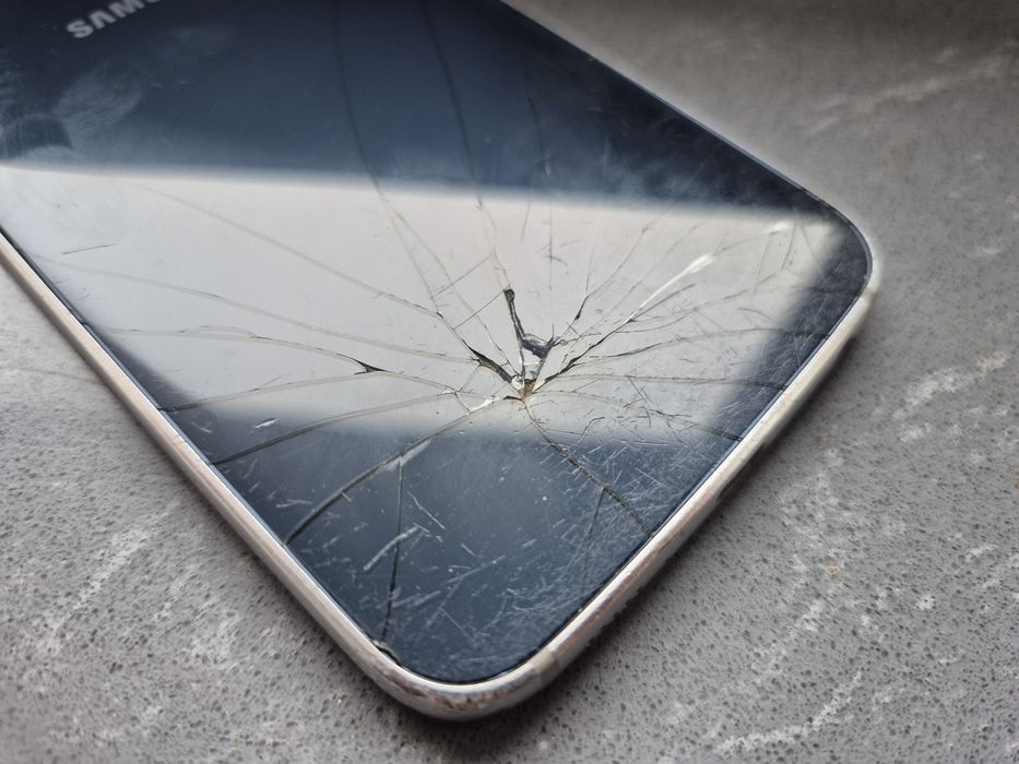 Samsung Galaxy S6 EDGE SM-G925F - dobra płyta.