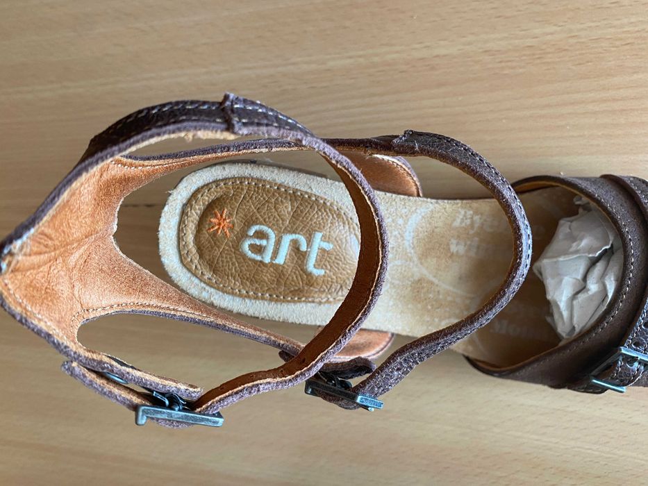 Sandálias ART  castanhas