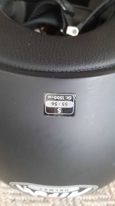 Capacete Airoh preto e cinza