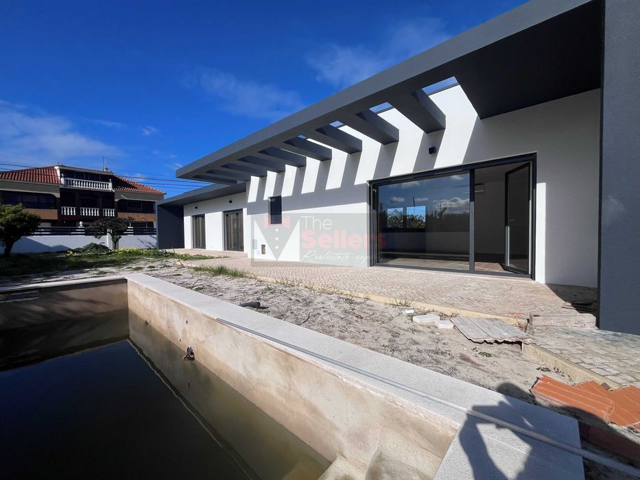 Fantástica Moradia Térrea Isolada Piscina – Lote 552m2 Fernão Ferro