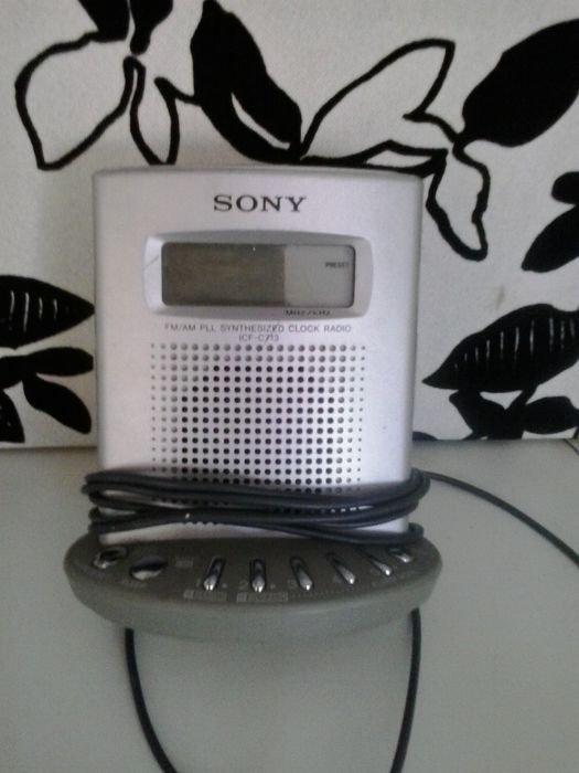 rádios despertadores auscultadores máquina fotográfica leitores DVD