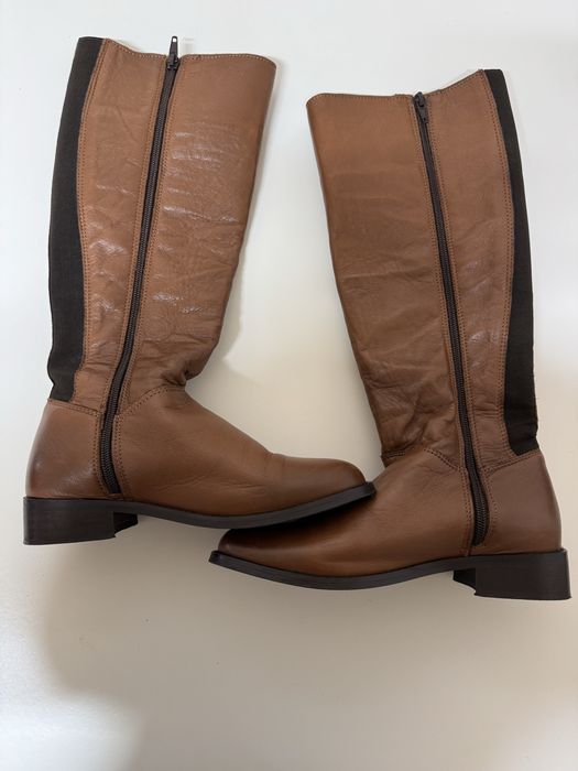 Bota castanha cano alto