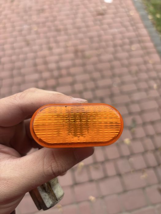 kierunkowskaz boczy renault clio 2 / thalia oryginalny