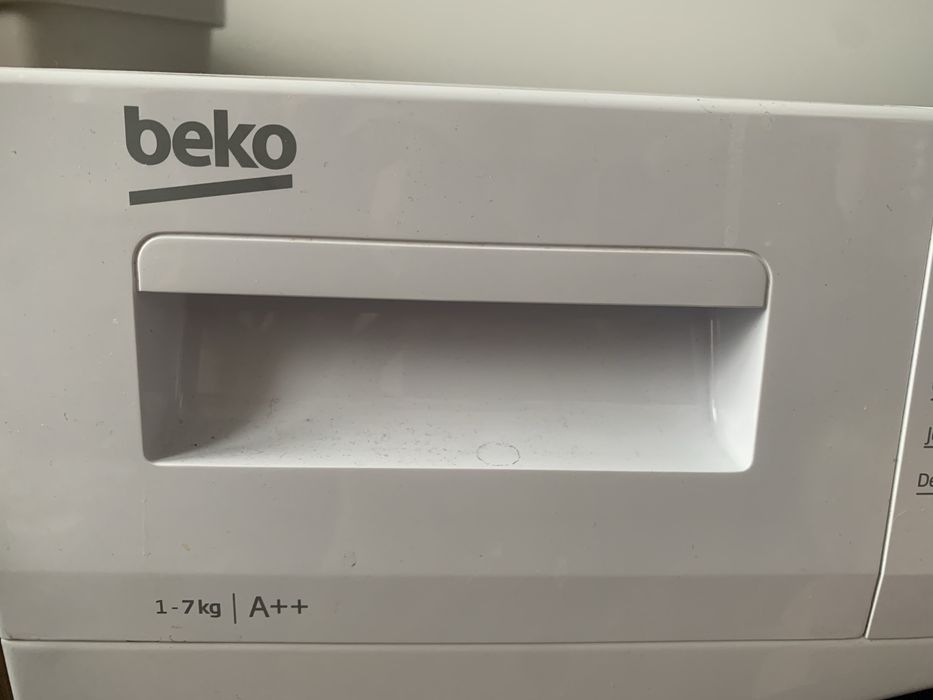 Suszarka BEKO MDF7312XW SLIM A++