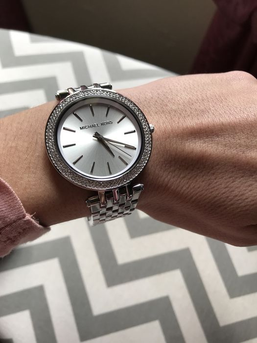 Relógio Michael Kors prateado novo