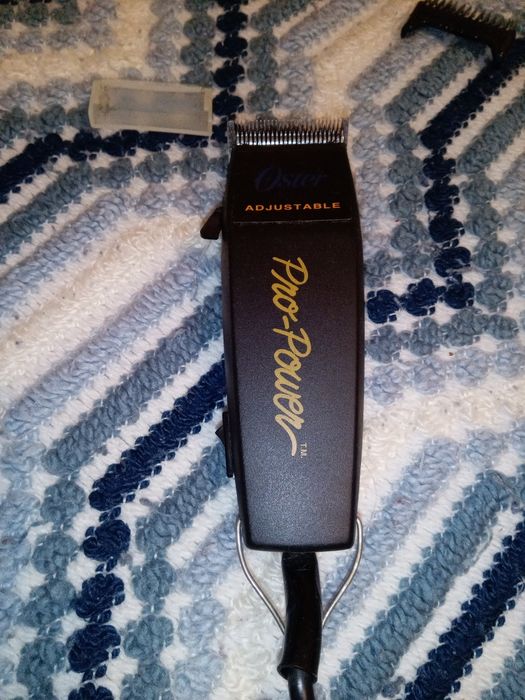 Máquina de corte Oster como nova