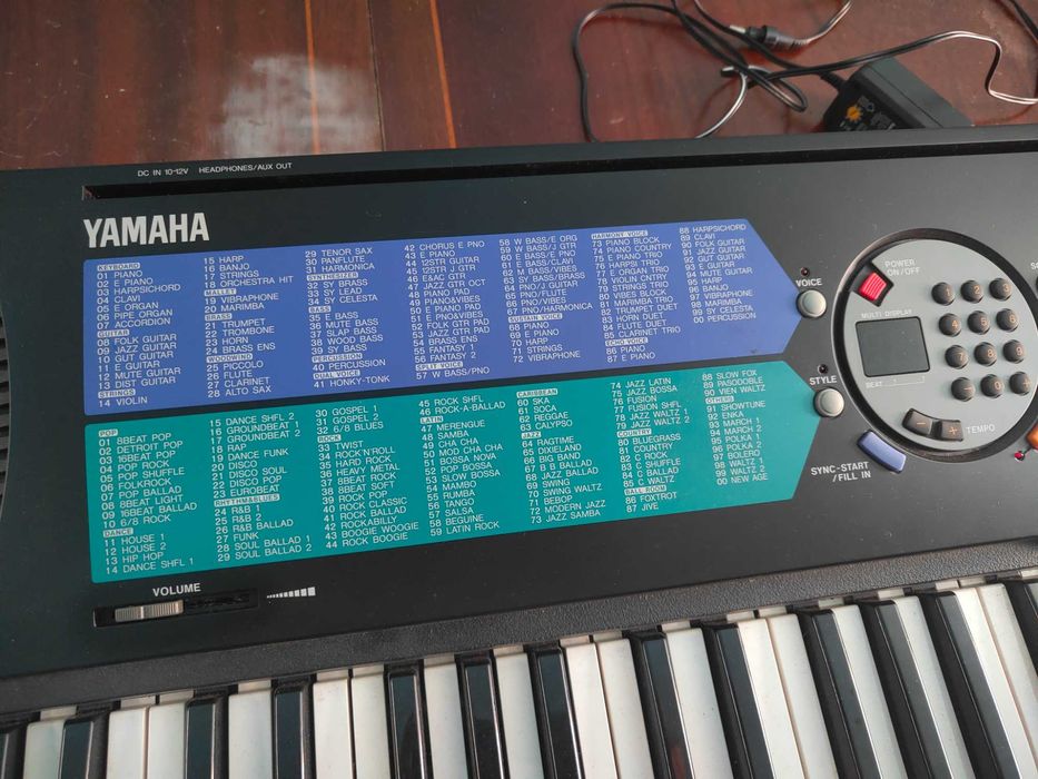 Teclado Eletrónico Yamaha PSR-185 – Com Ritmos e Acompanhamento
