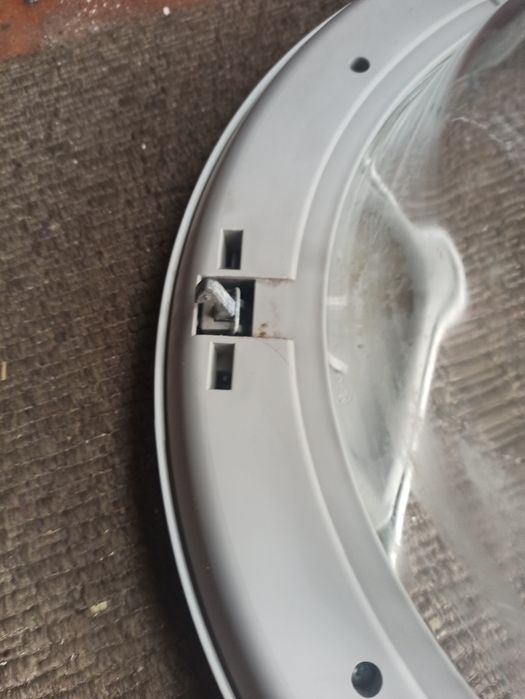 Дверь стиральной машины Indesit