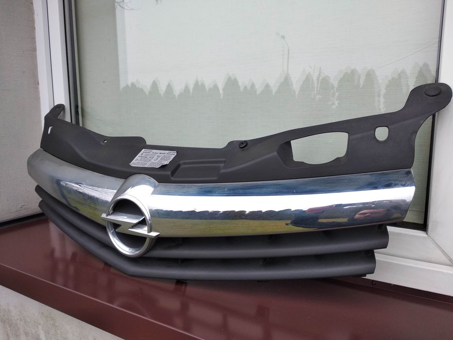 Opel Astra H GTC grill atrapa przednia