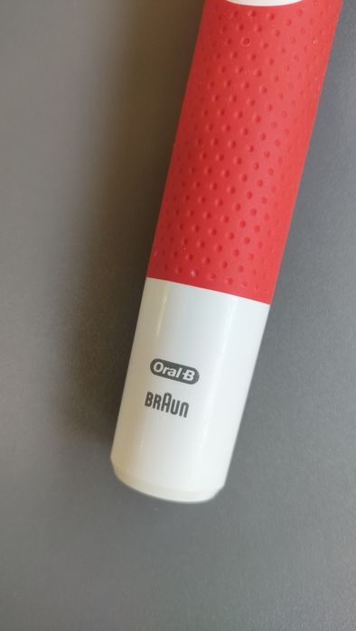 Szczoteczka Oral-B Braun i ładowarka