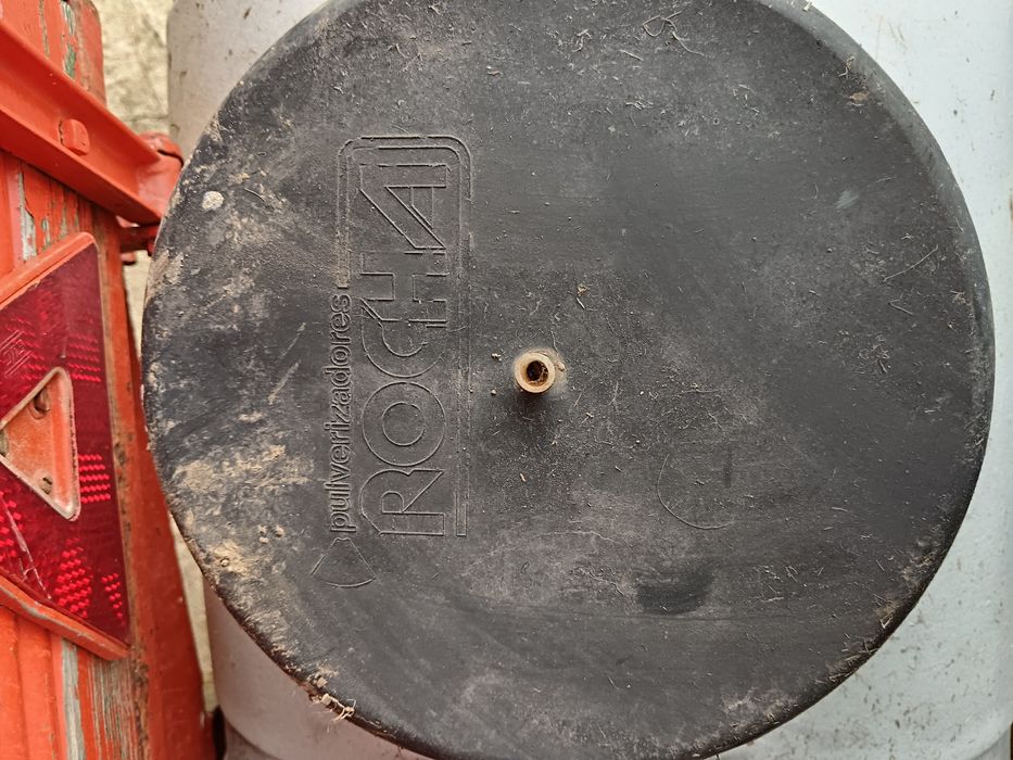 Pulverizador rocha 200lts