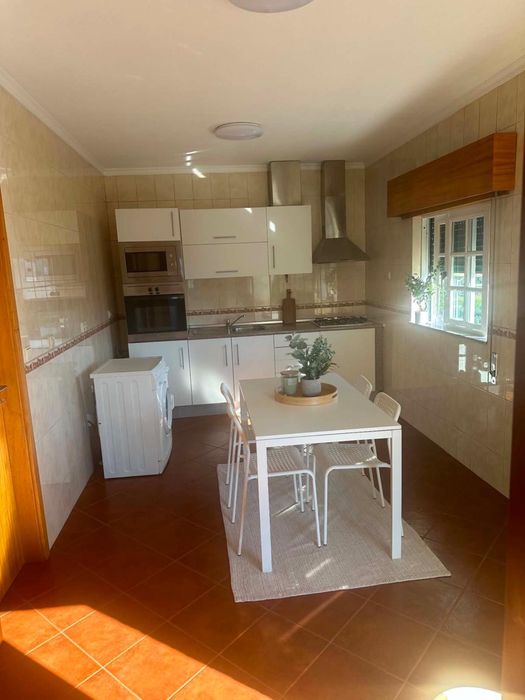Apartamento T1 Mobilado junto á escola Amadeu Sousa Cardoso em Telões.