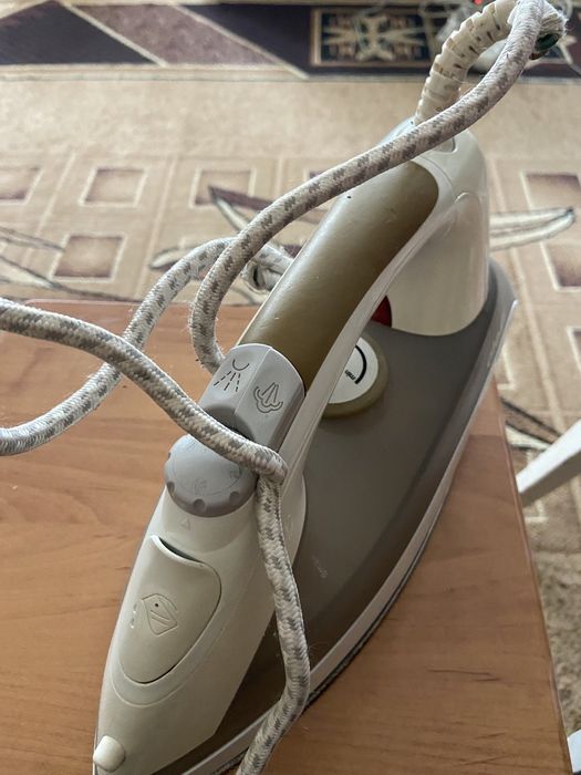 Утюг в рабочем состоянии.
