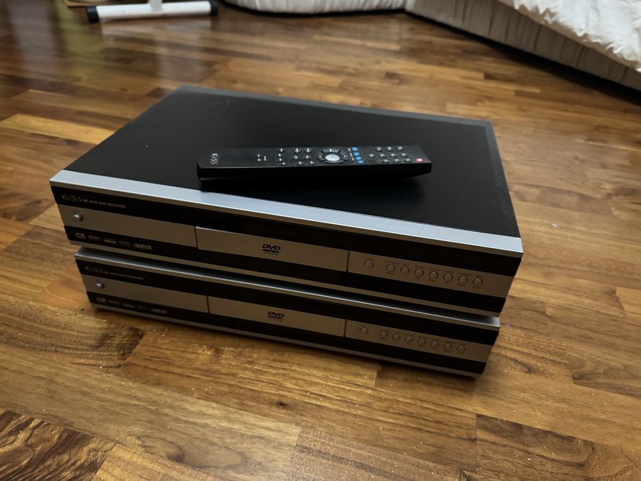 KISS DVD Player DP 470 EU  2шт
